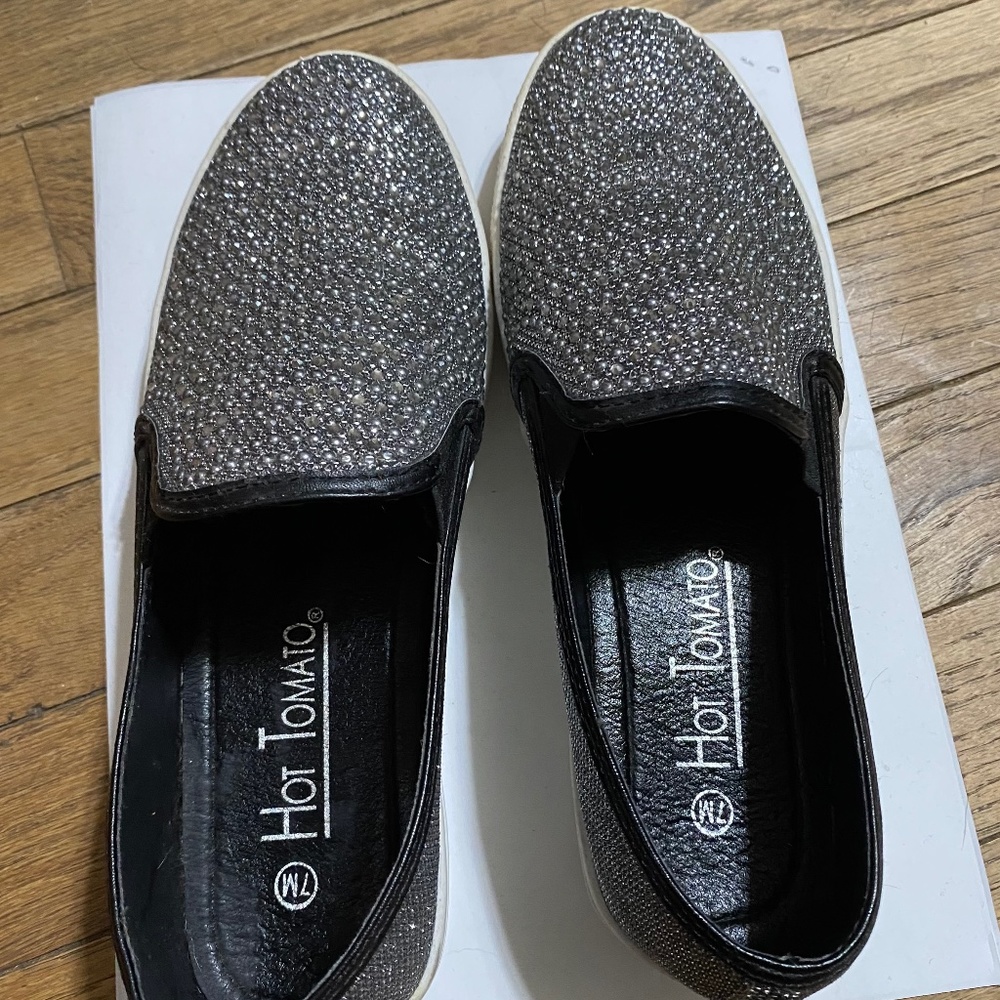 Hot tomato flats